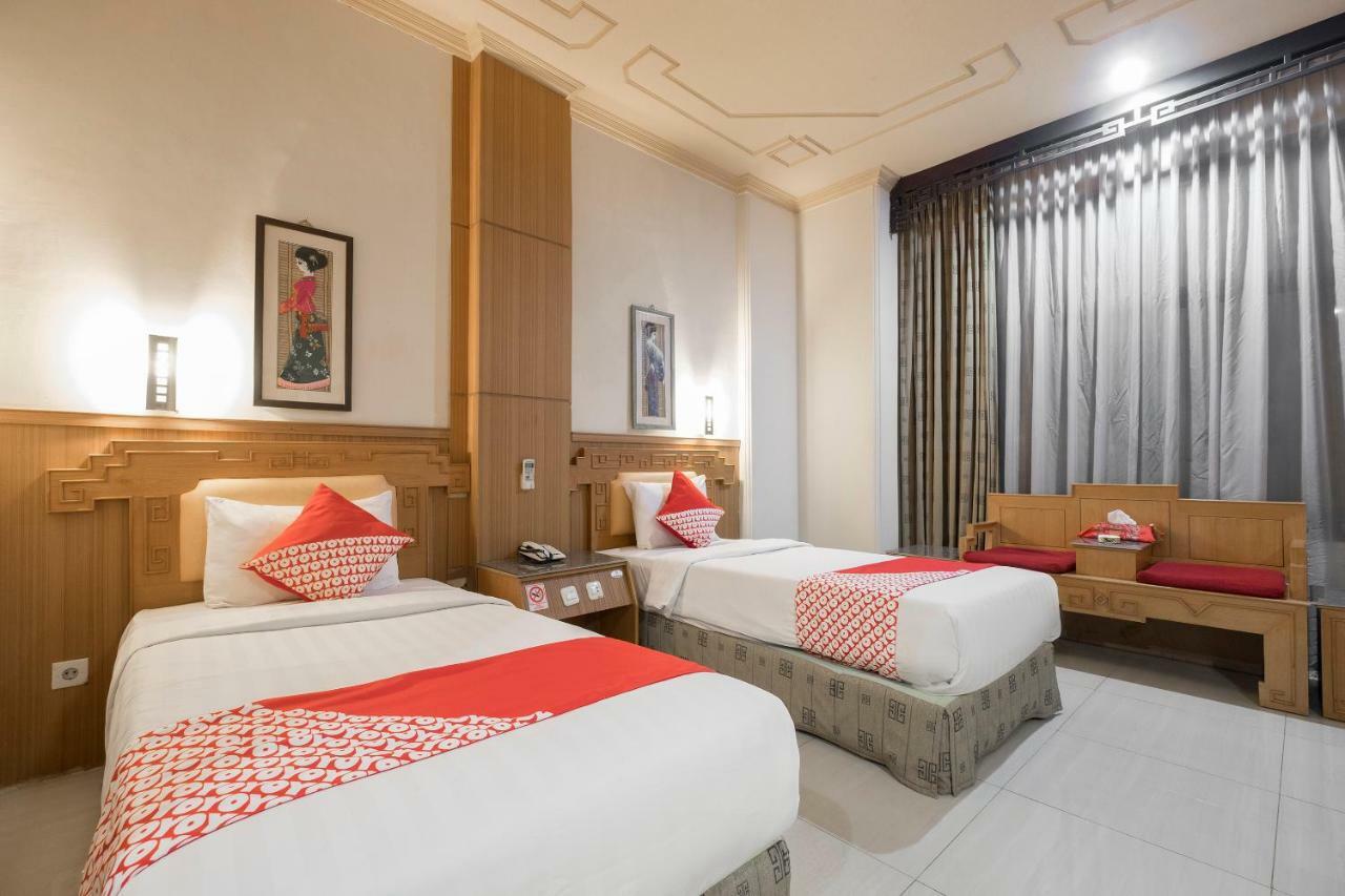 Oyo 821 Hotel Dinasti Makassar Eksteriør billede