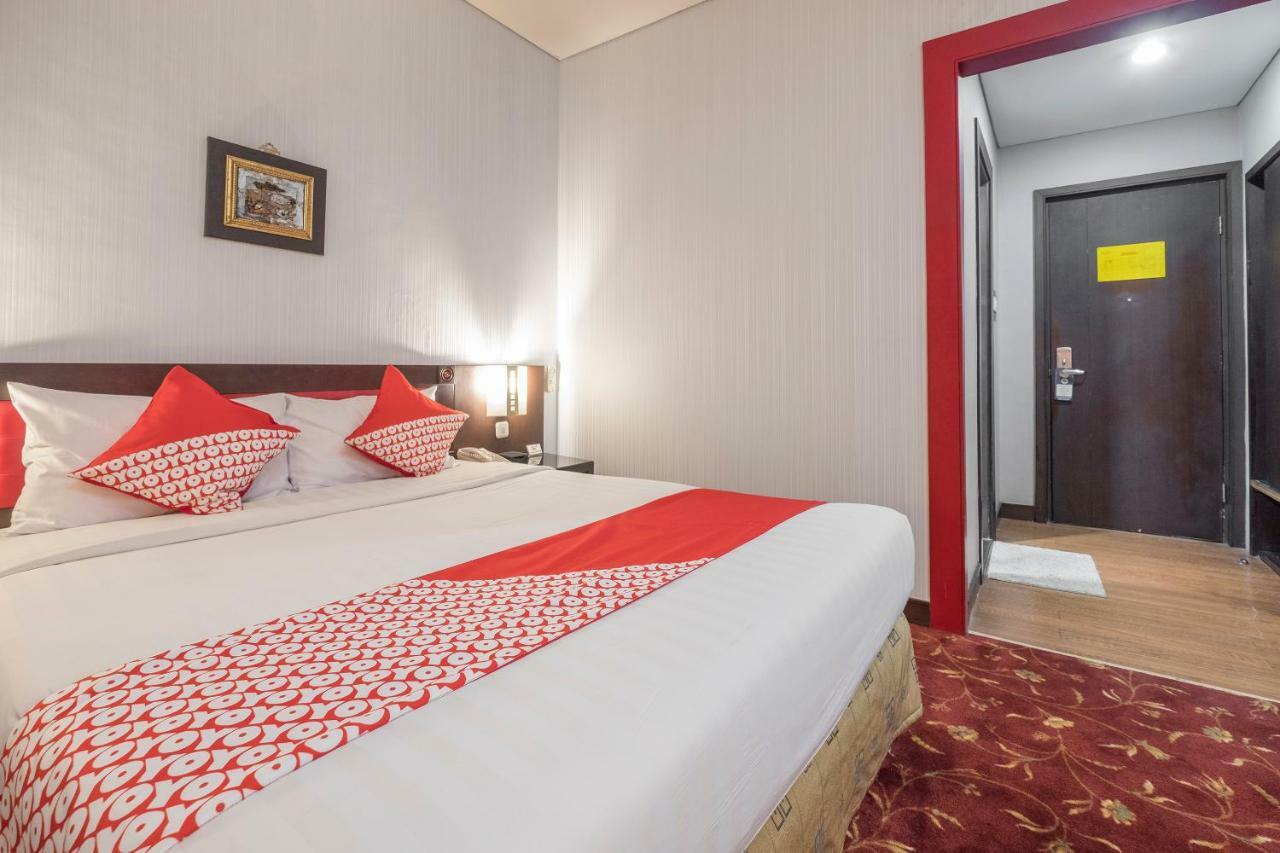 Oyo 821 Hotel Dinasti Makassar Eksteriør billede