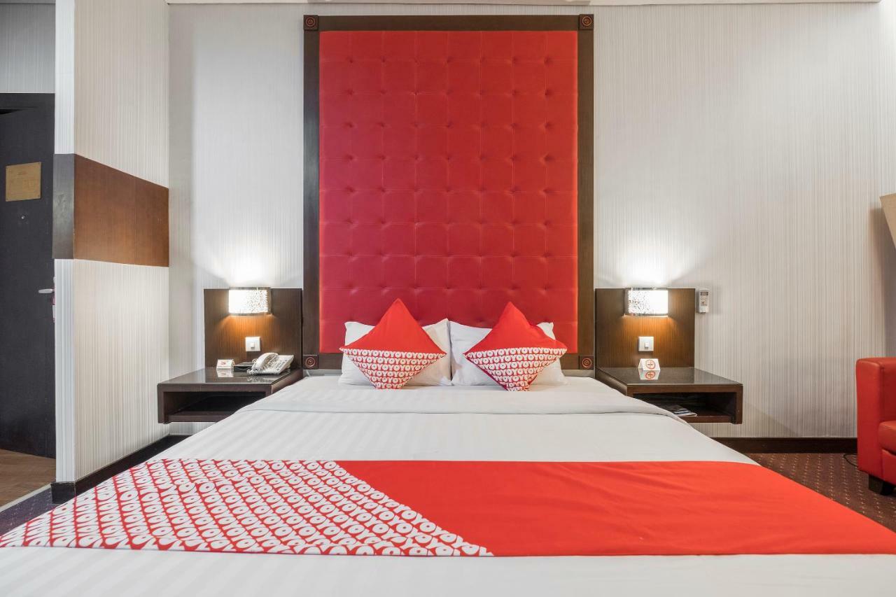 Oyo 821 Hotel Dinasti Makassar Eksteriør billede