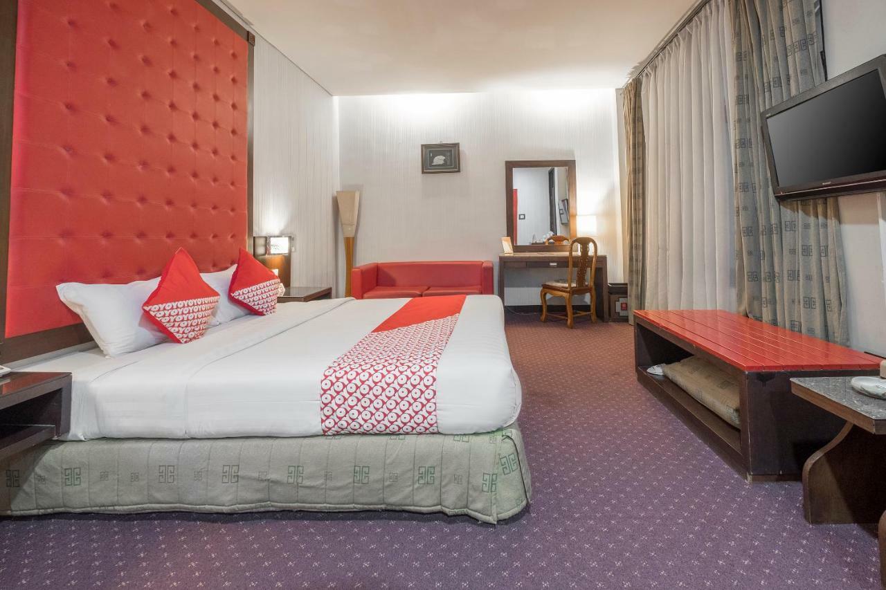 Oyo 821 Hotel Dinasti Makassar Eksteriør billede