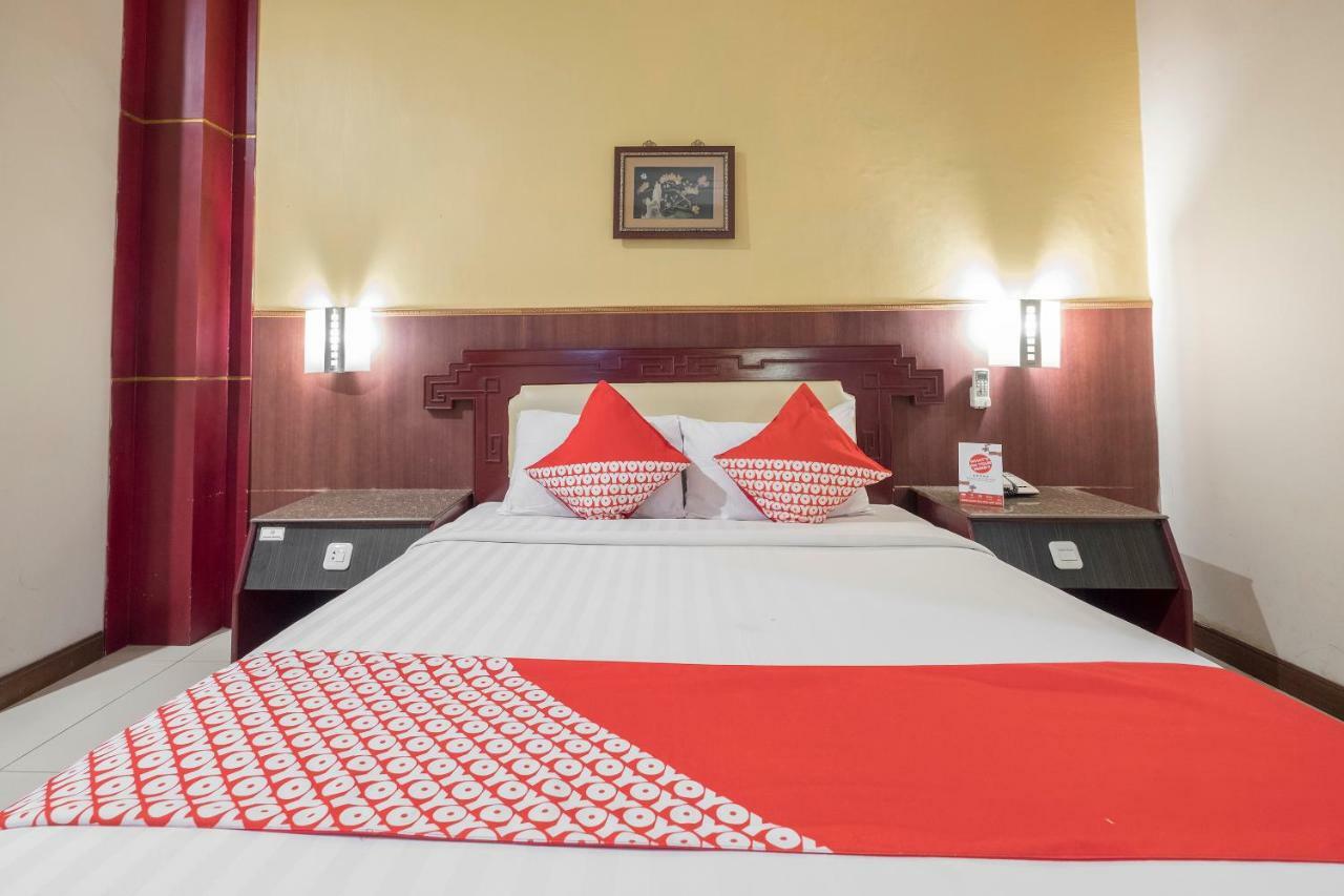 Oyo 821 Hotel Dinasti Makassar Eksteriør billede