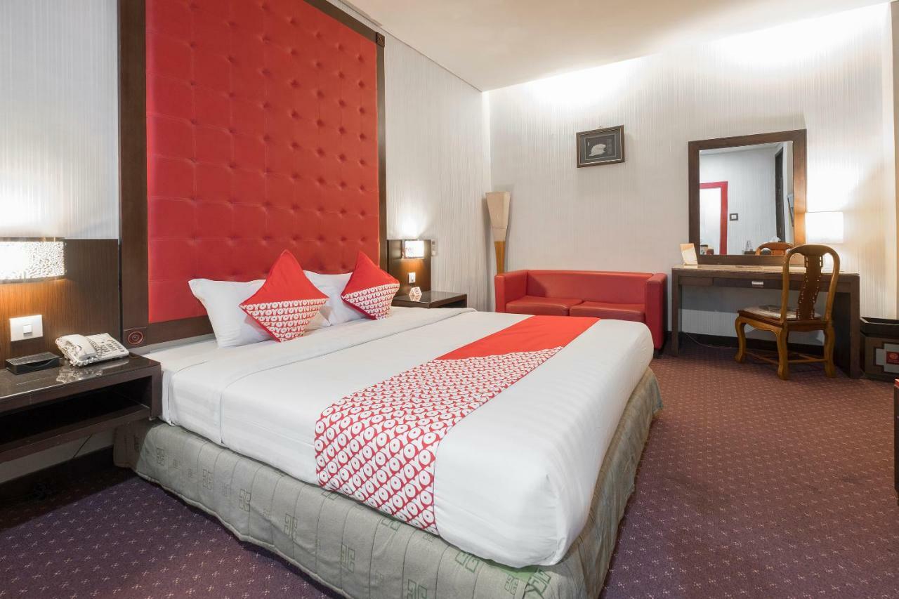 Oyo 821 Hotel Dinasti Makassar Eksteriør billede