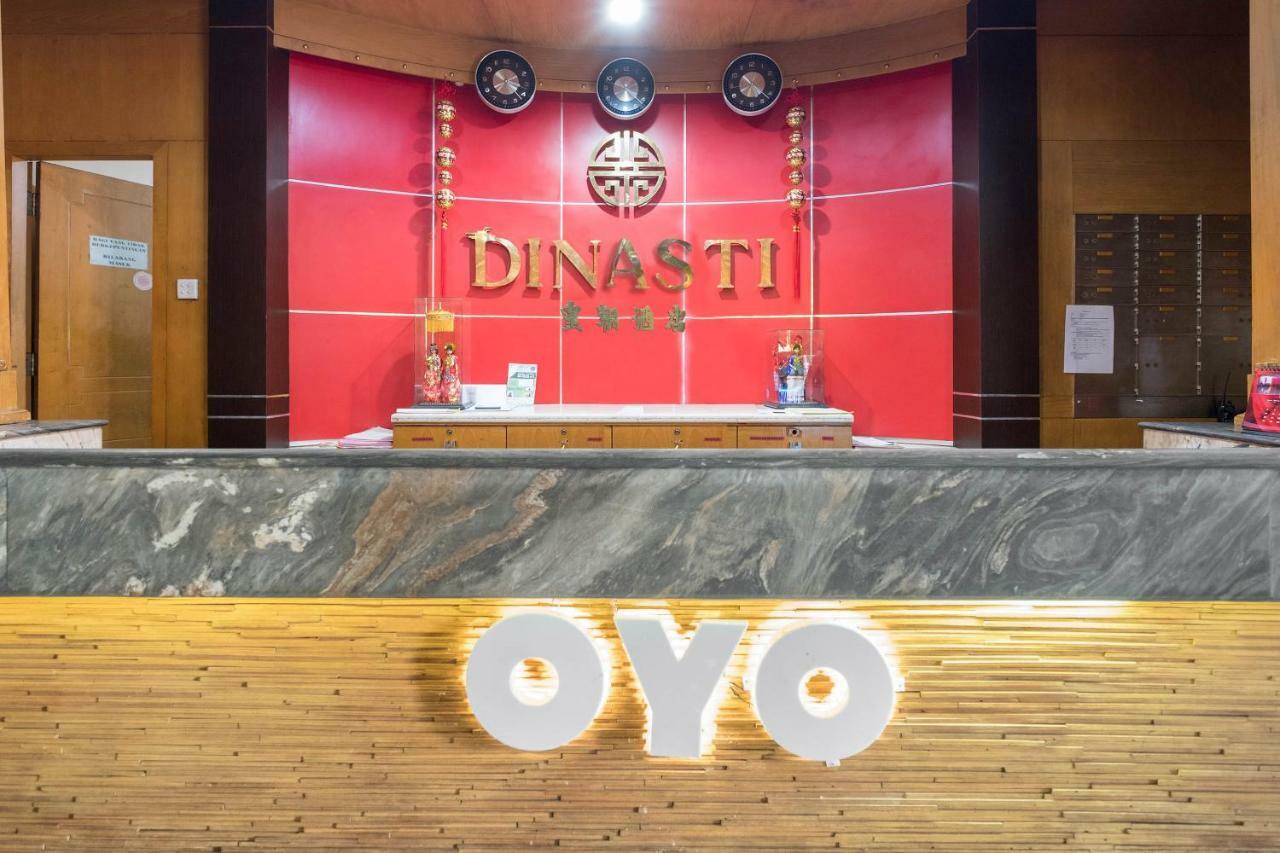 Oyo 821 Hotel Dinasti Makassar Eksteriør billede