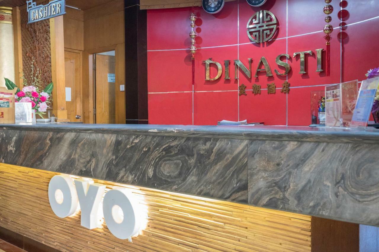 Oyo 821 Hotel Dinasti Makassar Eksteriør billede